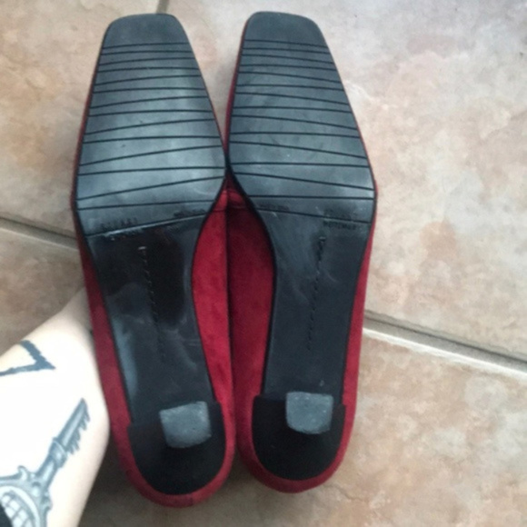 Stuart Weitzman Red Suede Kitten Heel Loafers 8M - Picture 6 of 8
